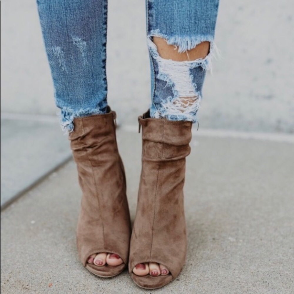 🆕LAST! Charlie Vegan Suede Peep Toe Booties - Picture 7 of 8